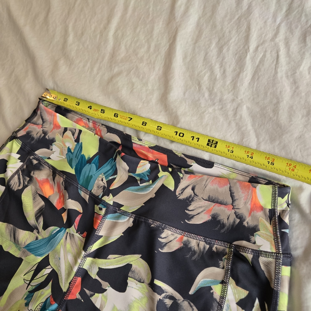 Avia Abstract Iris Grey Stone Tropical Floral Pattern Capri Cropped Leggings EB2 - Picture 4 of 10